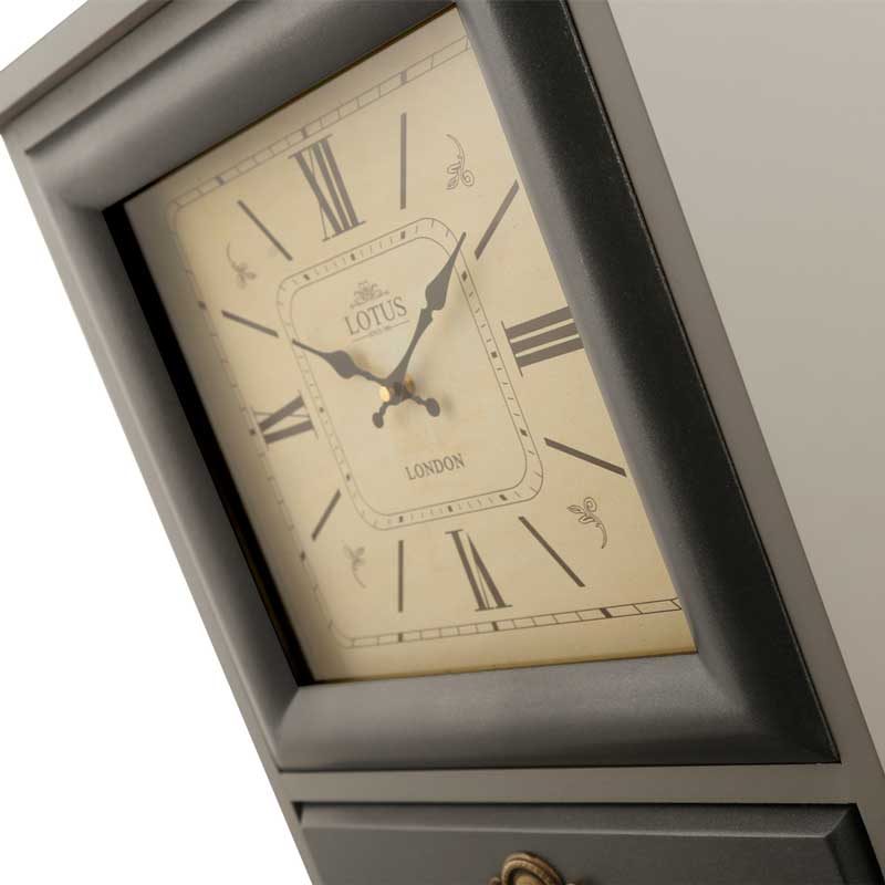 دراور با ساعت سالنی چوبی